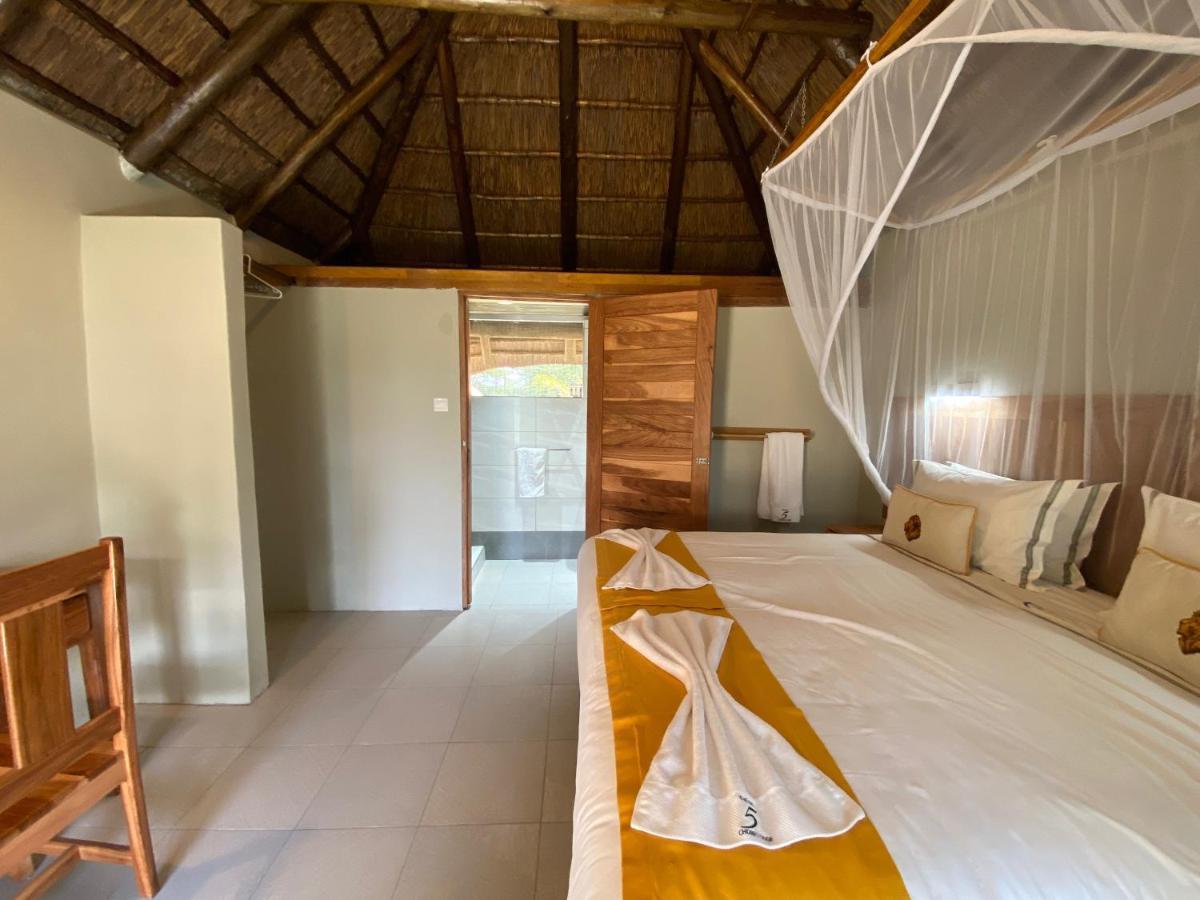 Big 5 Toro Lodge Kasane Buitenkant foto