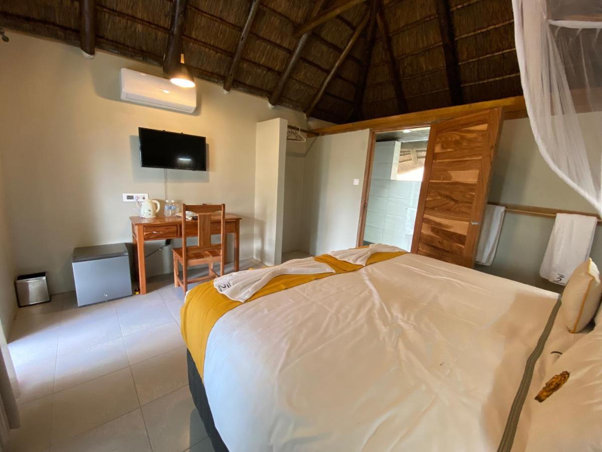 Big 5 Toro Lodge Kasane Buitenkant foto
