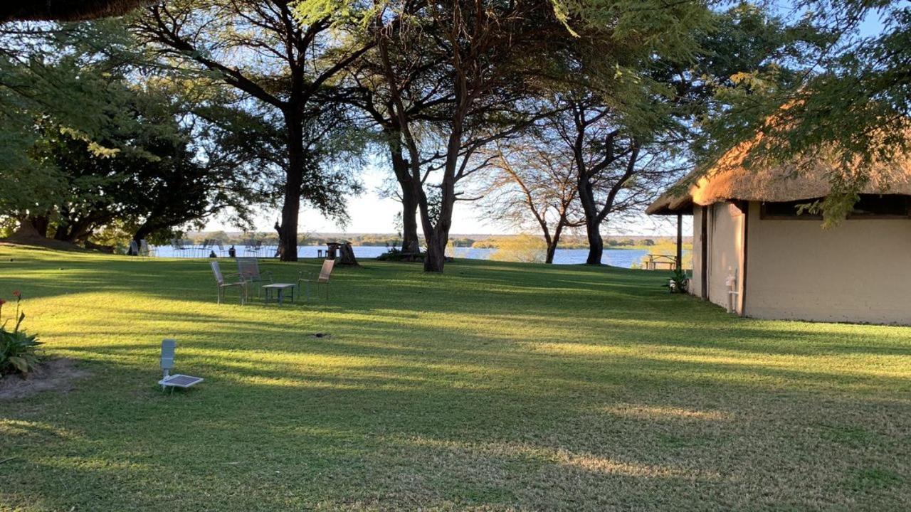 Big 5 Toro Lodge Kasane Buitenkant foto