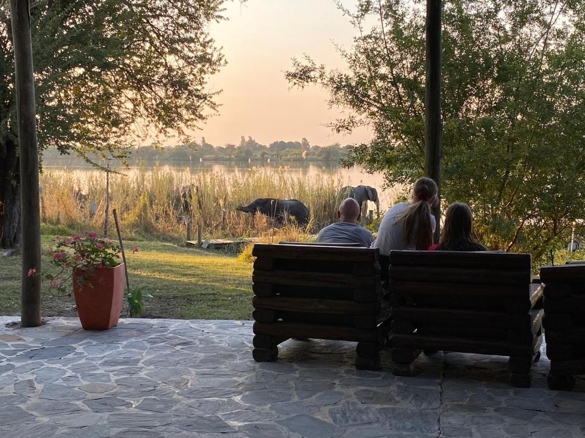 Big 5 Toro Lodge Kasane Buitenkant foto
